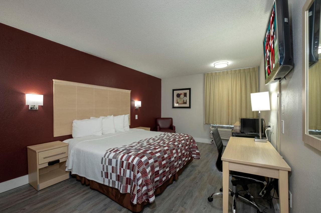 Red Roof Inn Raleigh North-Crabtree Mall-Lenovo Center Exterior foto